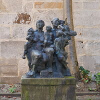 Sepp Baumhauer, Familiengruppe, 1992, Bronze. Arenhaus, Schwäbisch Gmünd