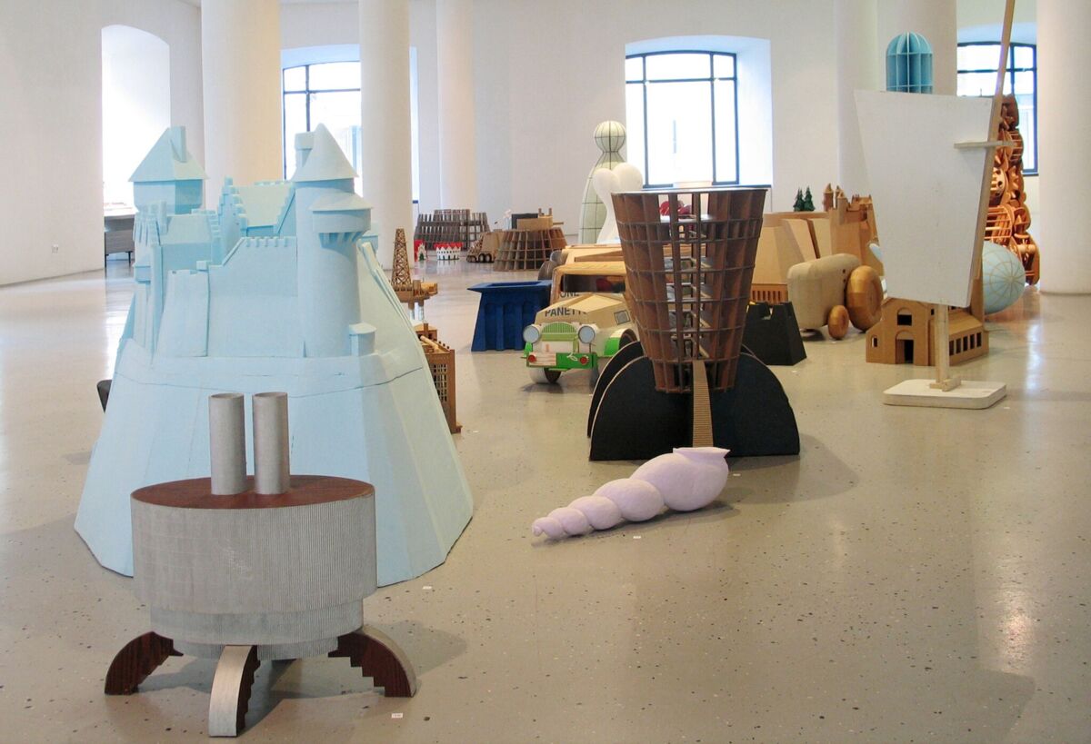 Installationsansicht »Thomas Raschke, Passionen«, Galerie im Prediger 2005. © Künstler/VG Bild-Kunst, Bonn 2005, Foto: Museum und Galerie im Prediger, Joachim Haller.