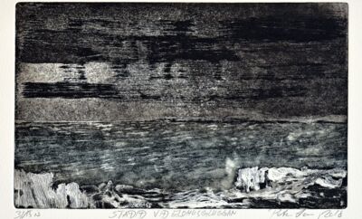 Peter Lang, Staðið við Eldhúsgluggan, 2018 Island, Aquatinta, Aussprengtechnik, Pinselätzung, 8/15. © artist