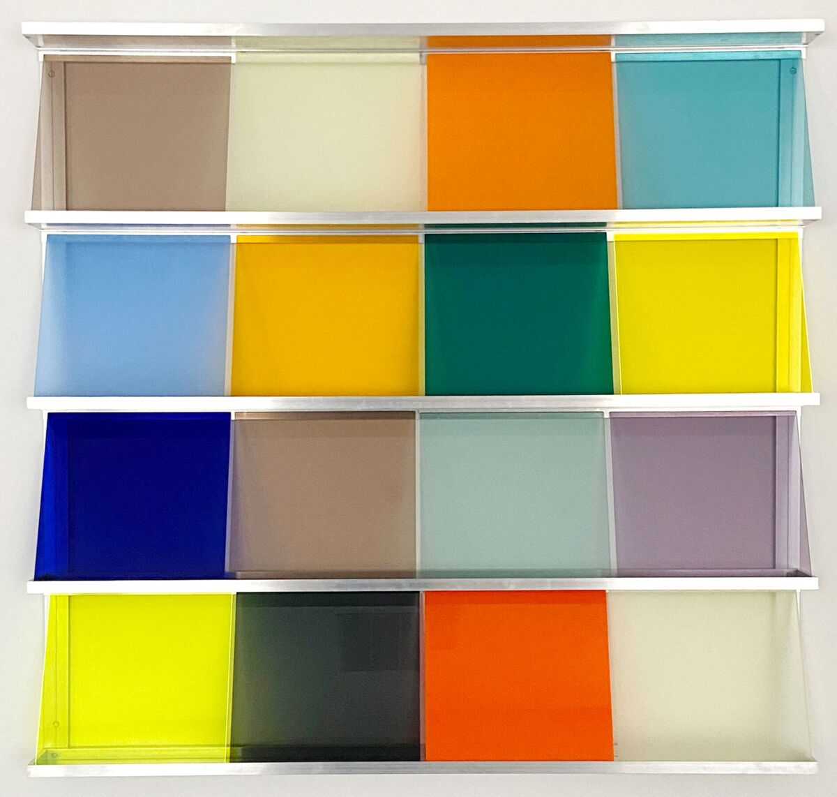 Bettina Bürkle, 30 Quadrate, 2018, Aluminium, Plexiglas, 122 × 125 cm. © Museum im Prediger, Schwäbisch Gmünd, Dauerleihgabe des Ministeriums für Wissenschaft, Forschung und Kunst Baden-Württemberg (MWK).